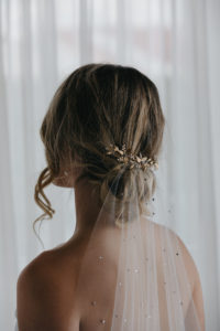 11 Celestial inspired wedding accessories_Gilded Lily hair piece 3