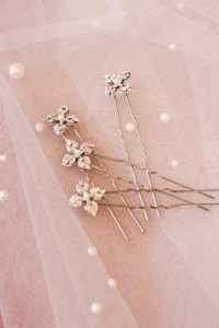 11 Celestial inspired wedding accessories_Stellar hair pins 6