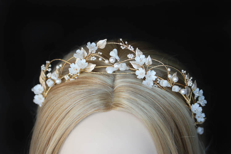 An airy and romantic floral headband for bride Megan_4