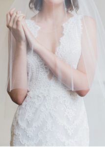 How to elope with a wedding veil_short veils 5