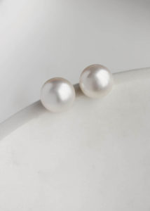 LOLA large pearl earrings 1