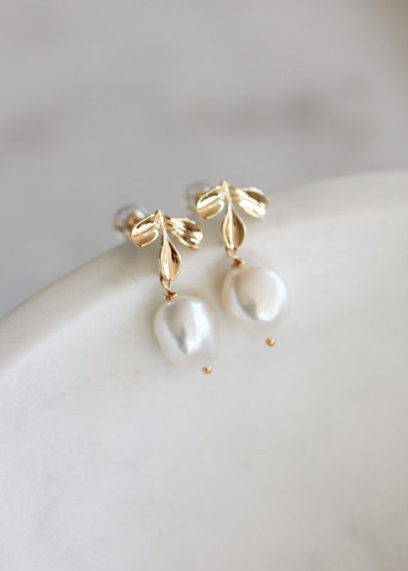 SEYCHELLES pearl earrings 2