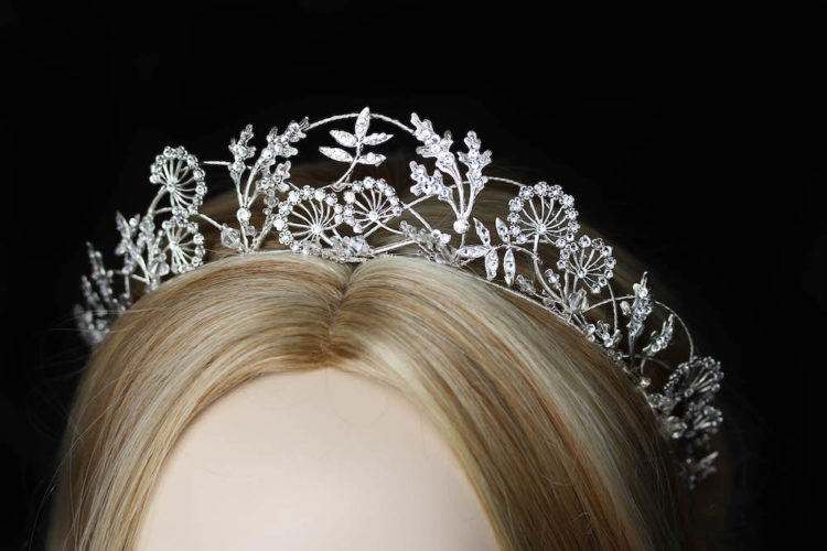 A bespoke crystal wedding crown for Italian bride Anna