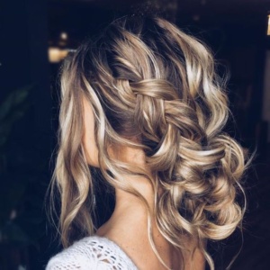 Our favourite updo hairstyles for the new season_relaxed updos 2