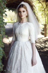 Your guide to styling a short wedding dress with a veil_20
