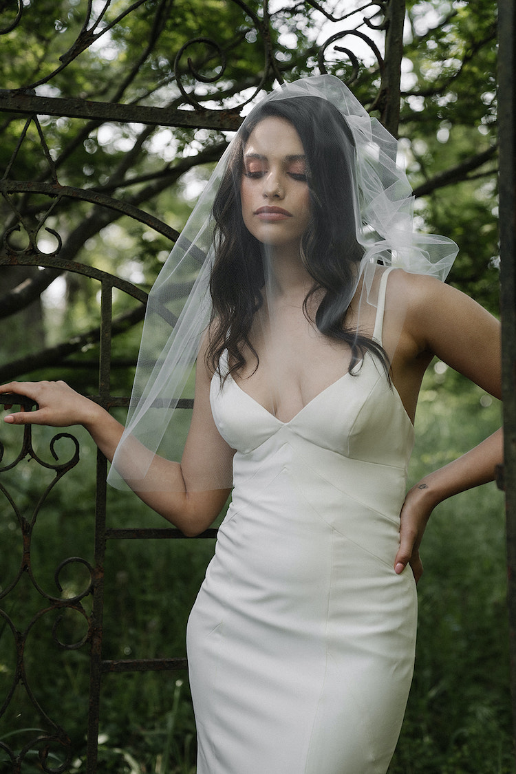 Wedding 2 layer Elbow/Fingertip Veil with Lace Short Tulle Bridal