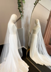 CALLA LILY minimalist wedding veil 4