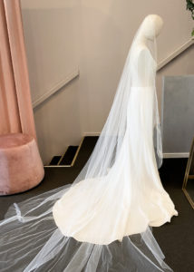 CALLA LILY minimalist wedding veil 6
