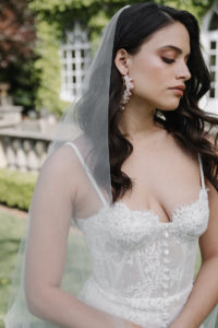 CALLA LILY minimalist wedding veil 8