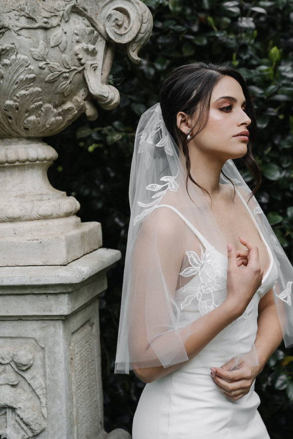 MATISSE Elbow length veil with lace 8