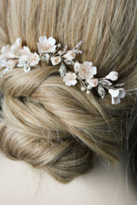 FABLES champagne floral hair pins 2