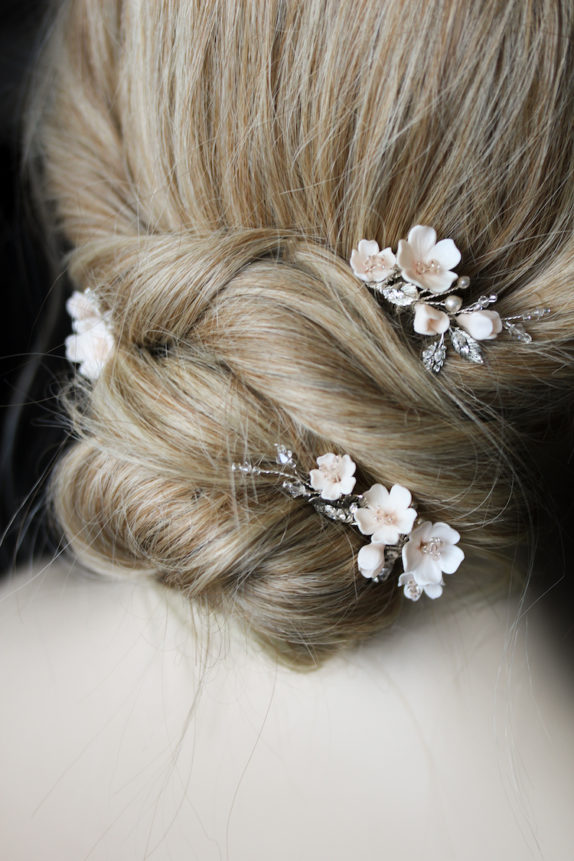 FABLES champagne floral hair pins 4