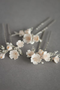 FABLES champagne floral hair pins 7