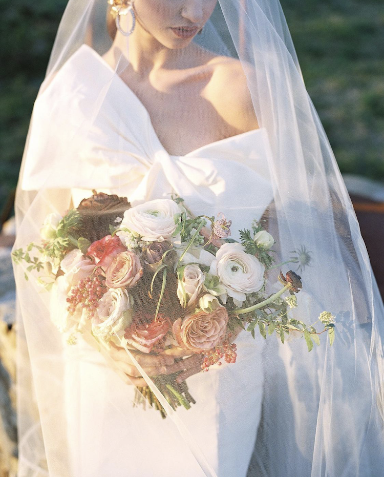 Wedding dress with bow and bridal veil 9