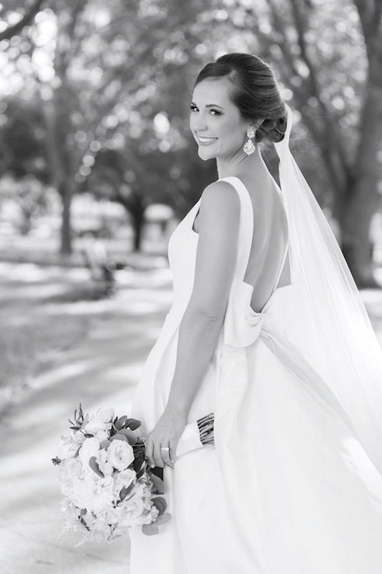 Wedding dress with bow and long veil 10