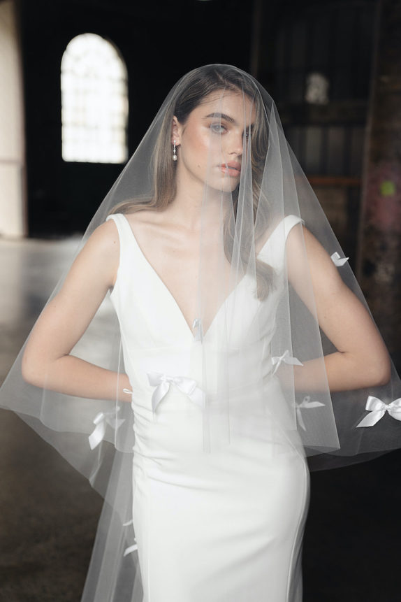 HEPBURN bridal veil with bows 7