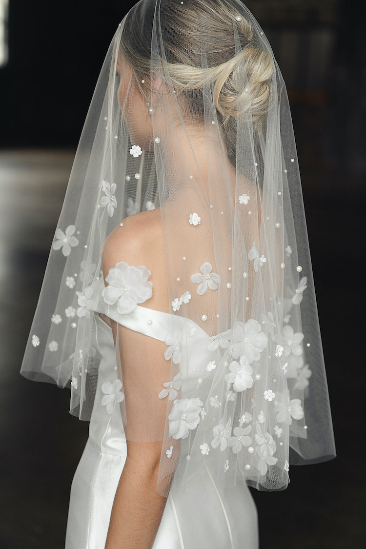 Wedding veils for petite brides - TANIA MARAS BRIDAL