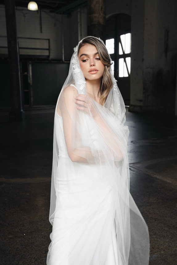 REIGN crystal wedding veil 4