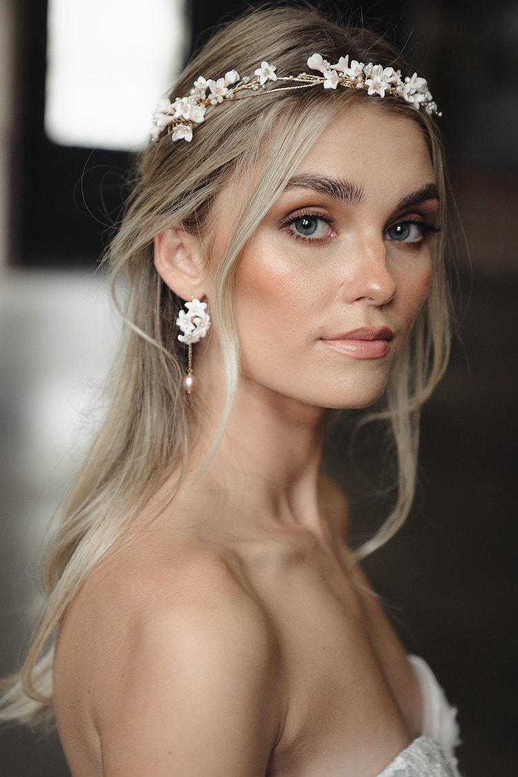 Champagne wedding dress accessories you will love 6