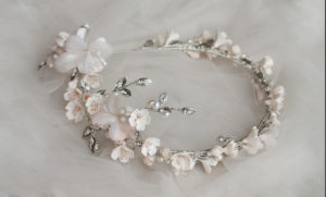 Champagne wedding dress accessories to fall in love with