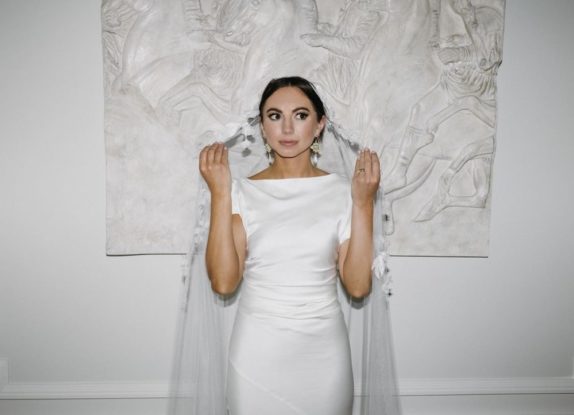Bride Alexa wears the CARMEN veil 8