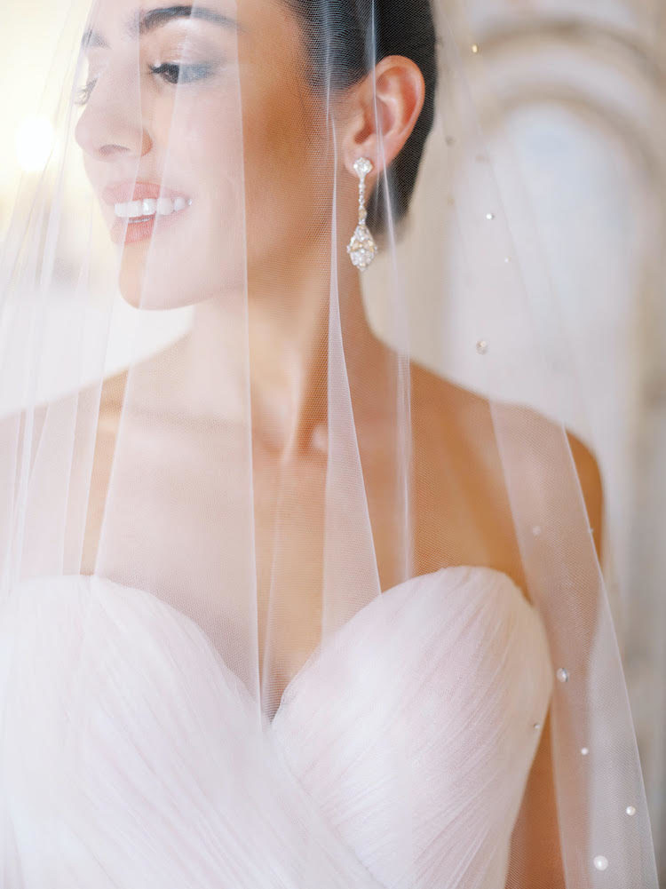Bride Shereen wears 300cm mixed pearl crystal drop veil 3