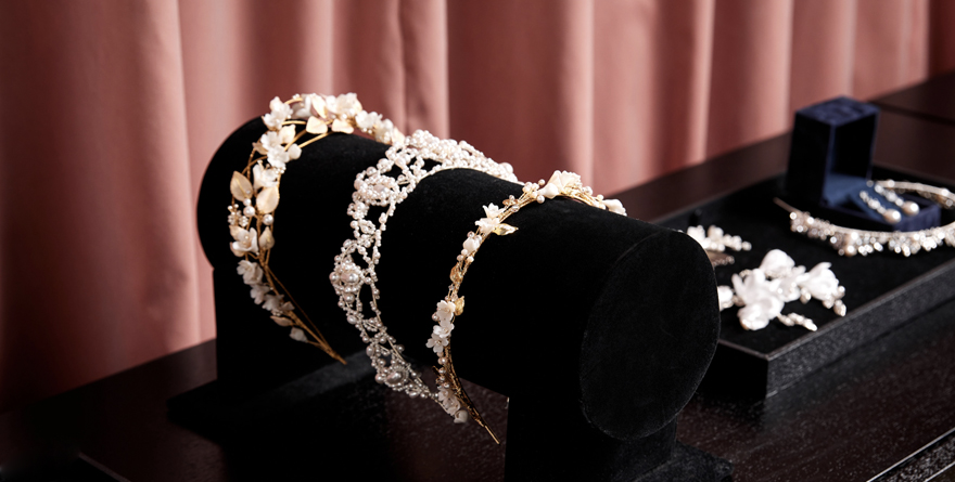 Simple wedding crowns for modern brides