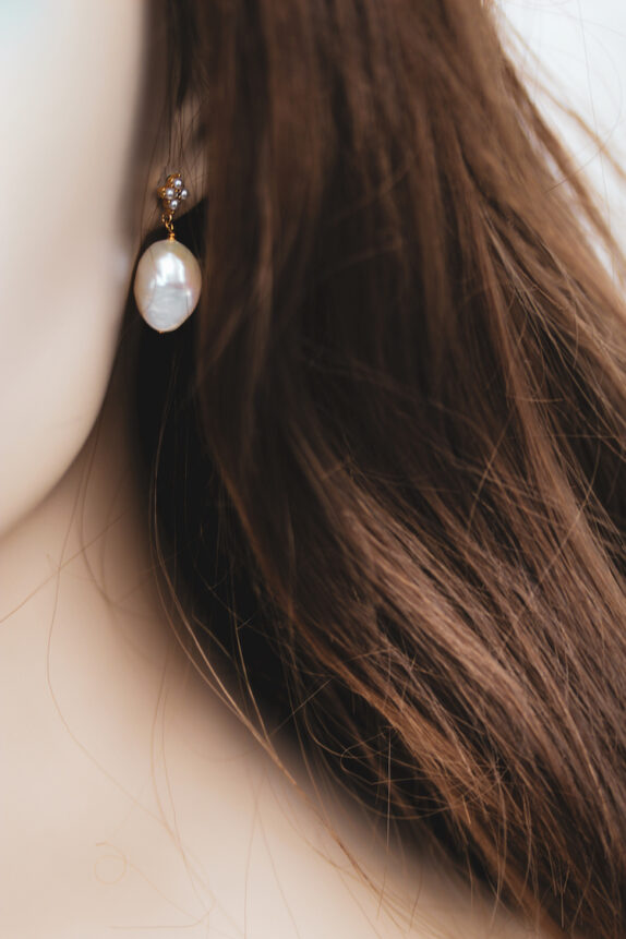 CLOVER pearl drop earrings 2