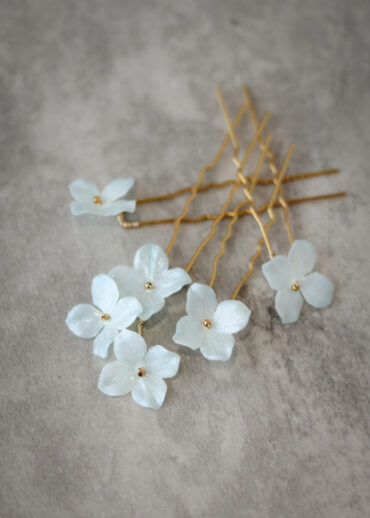 HYDRANGEA_Pale blue floral hair pins 1