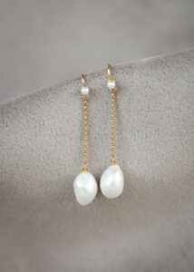 KATIA minimalist pearl earrings 1