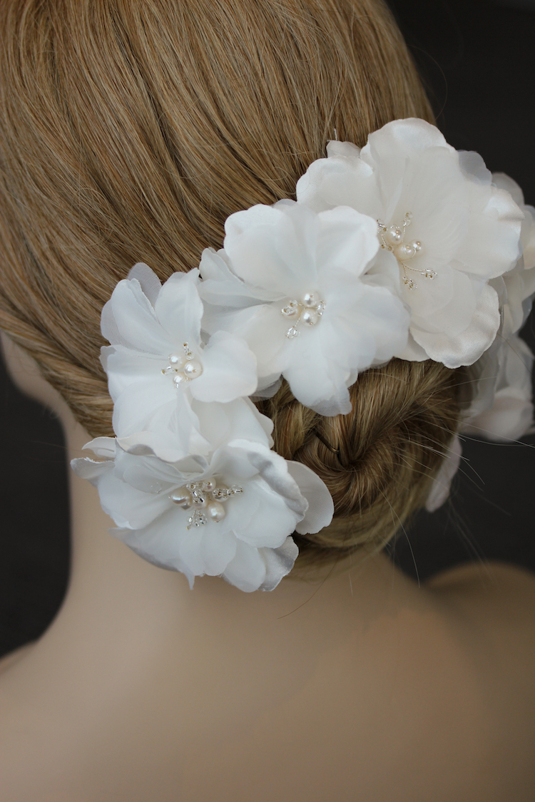 Bespoke in bloom | A statement floral bridal headpiece for Yasmin