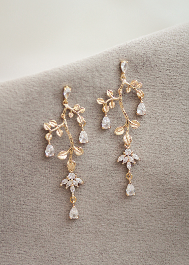 Gold bridal earrings for the style obsessed bride 2