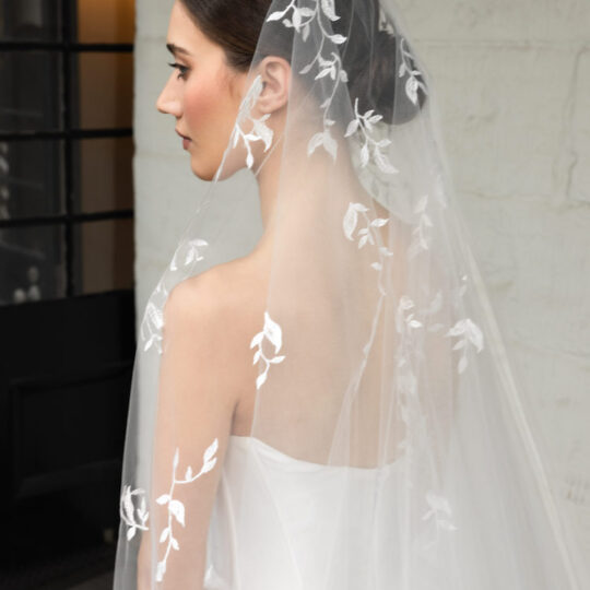 High Impact wedding veils to transform your bridal look 17