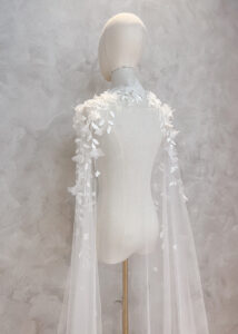 High Impact wedding veils to transform your bridal look 28