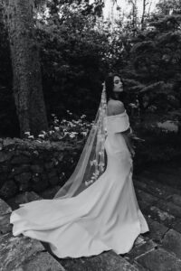 High Impact wedding veils to transform your bridal look 36