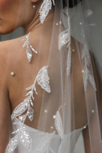 Pearls of Wisdom - A guide to pearl hair accessories 32