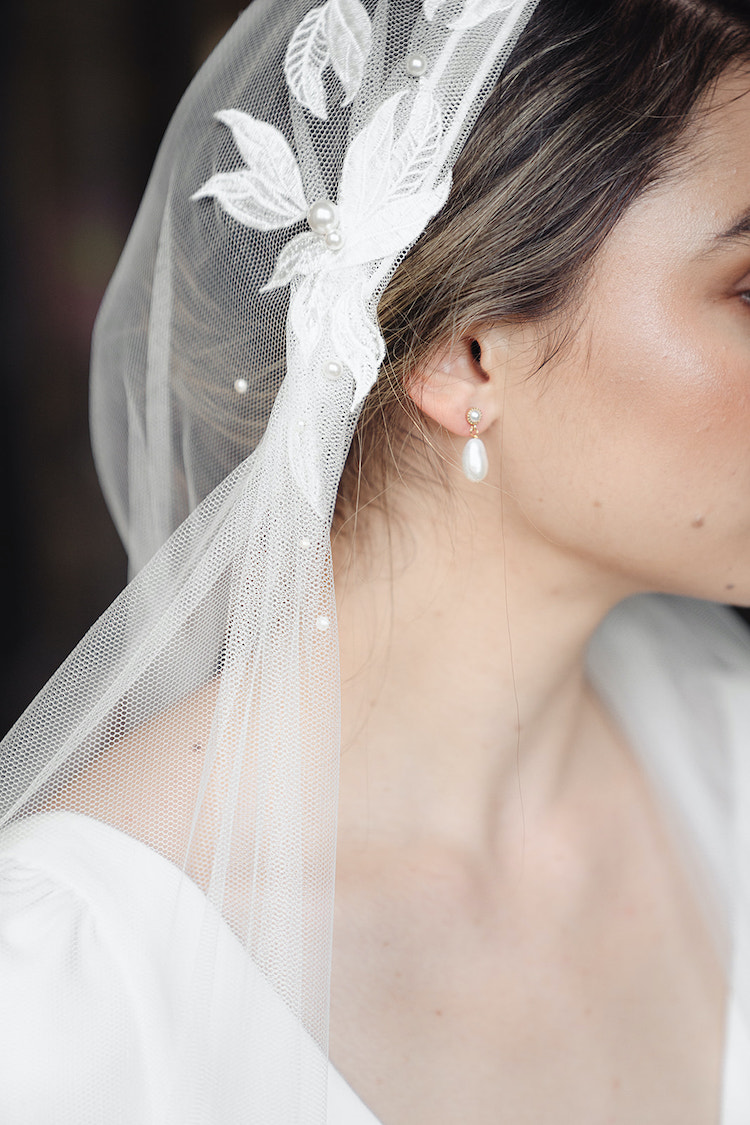 Wedding veils for petite brides - TANIA MARAS BRIDAL