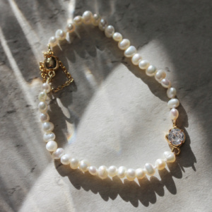 Hera Crystal Pearl Bracelet 4