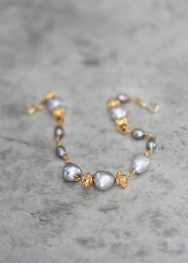 Plato Delicate Pearl Bracelet 10
