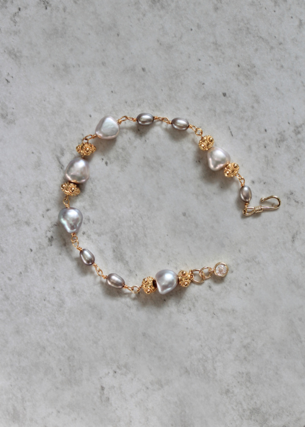 Plato Delicate Pearl Bracelet 4