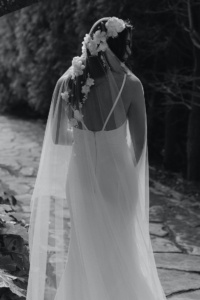 Augustine Juliet Cap Veil With Flowers 10.jpg