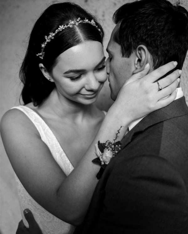 Bride Abbey Wears Ruben Headband 4.jpg