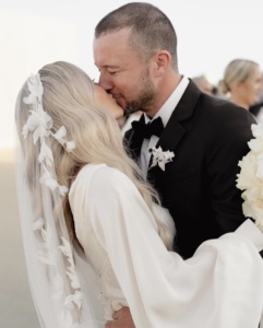 Bride Rebecca Wore Carmen Veil At 320cm 10.jpg
