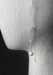 Cecile Minimal Pearl Earrings 3.jpg