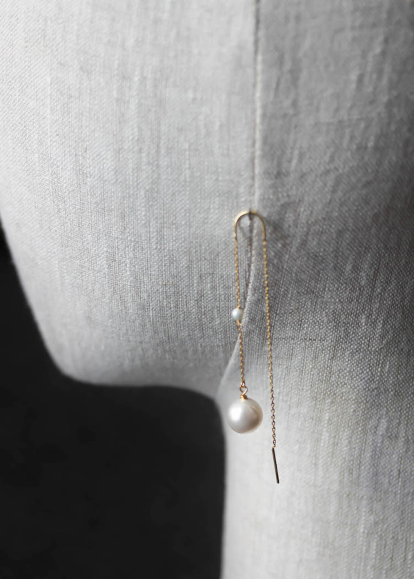 Cecile Minimal Pearl Earrings 3.jpg