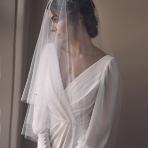 Lumiere Fingertip Veil With Pearls 1.jpg