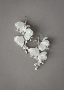 Mornington Bridal Earrings 11.jpg