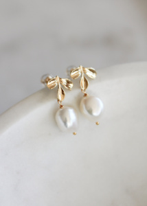 Seychelles Pearl Earrings 2.jpg