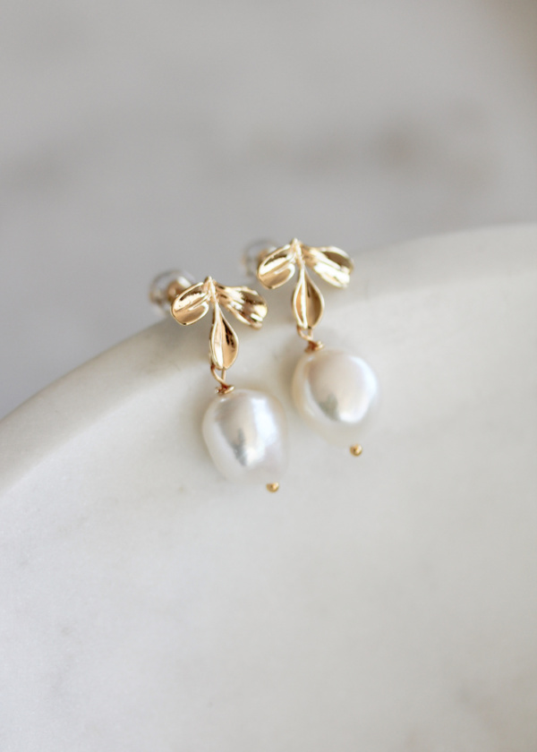 Seychelles Pearl Earrings 2.jpg