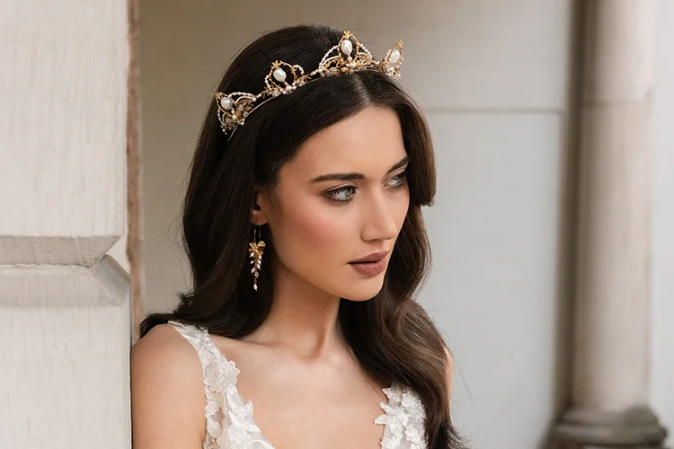 Allegra Gold Crown